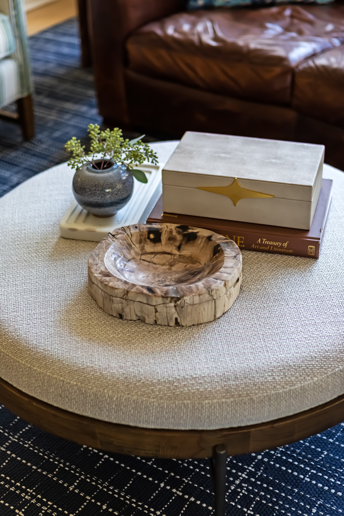 details on round coffee table