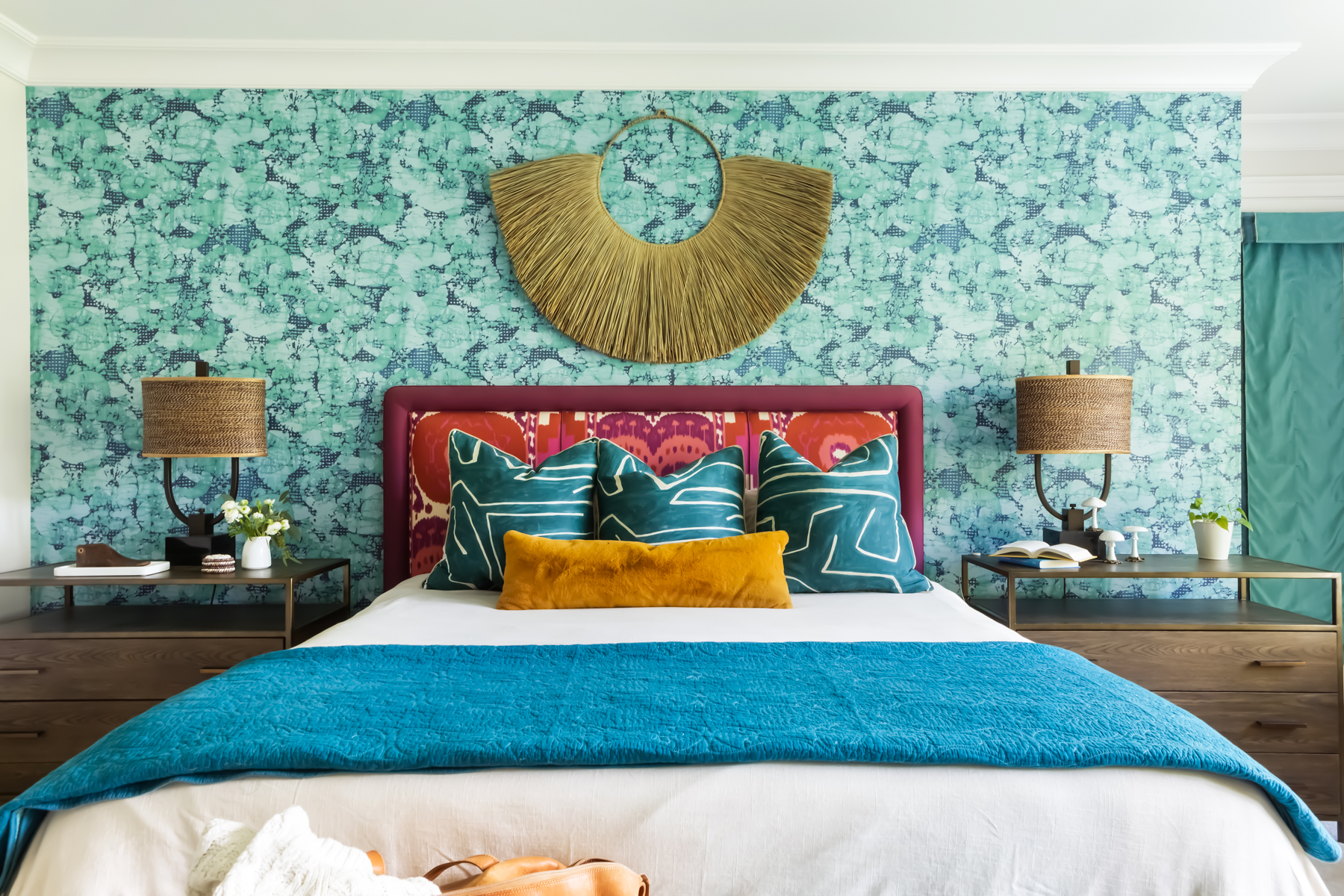 bold colors, wallpaper behind bed